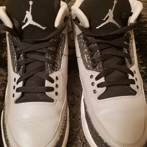 Jordan Retro 3 Wolf Greys